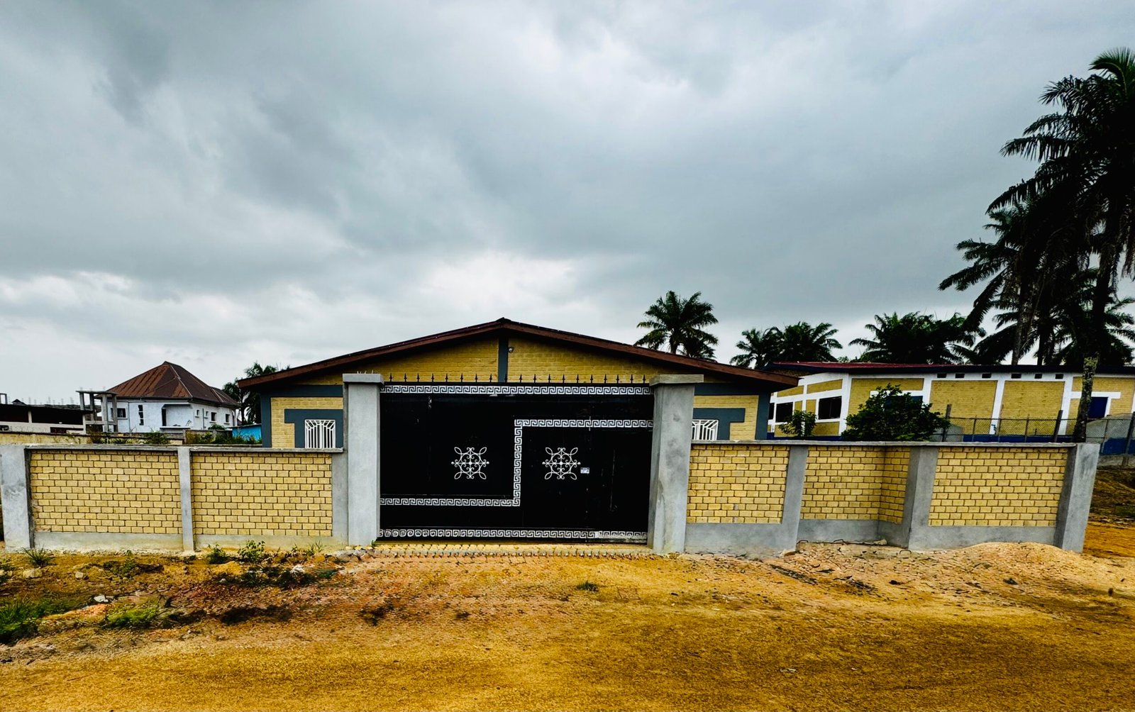 Ye-Ruqor compound entrance Newton village Sierra Leone